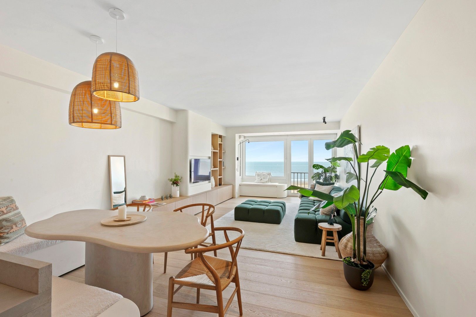 Fantastisch appartement met adembenemend zeezicht gelegen op een A-locatie in het Zoute. foto {{pictureIndex}}