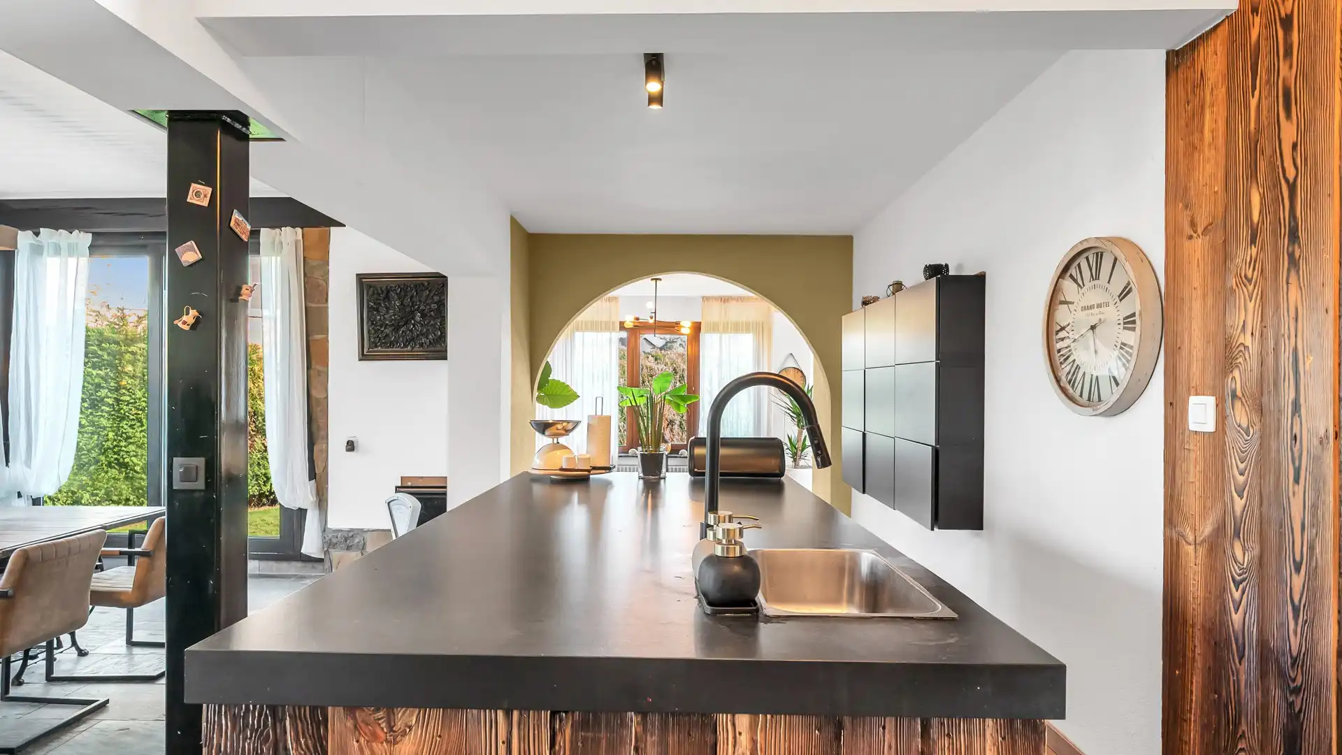 SFEERVOLLE KARAKTERWONING TE MAASMECHELEN MET 4 SLAAPKAMERS foto 18