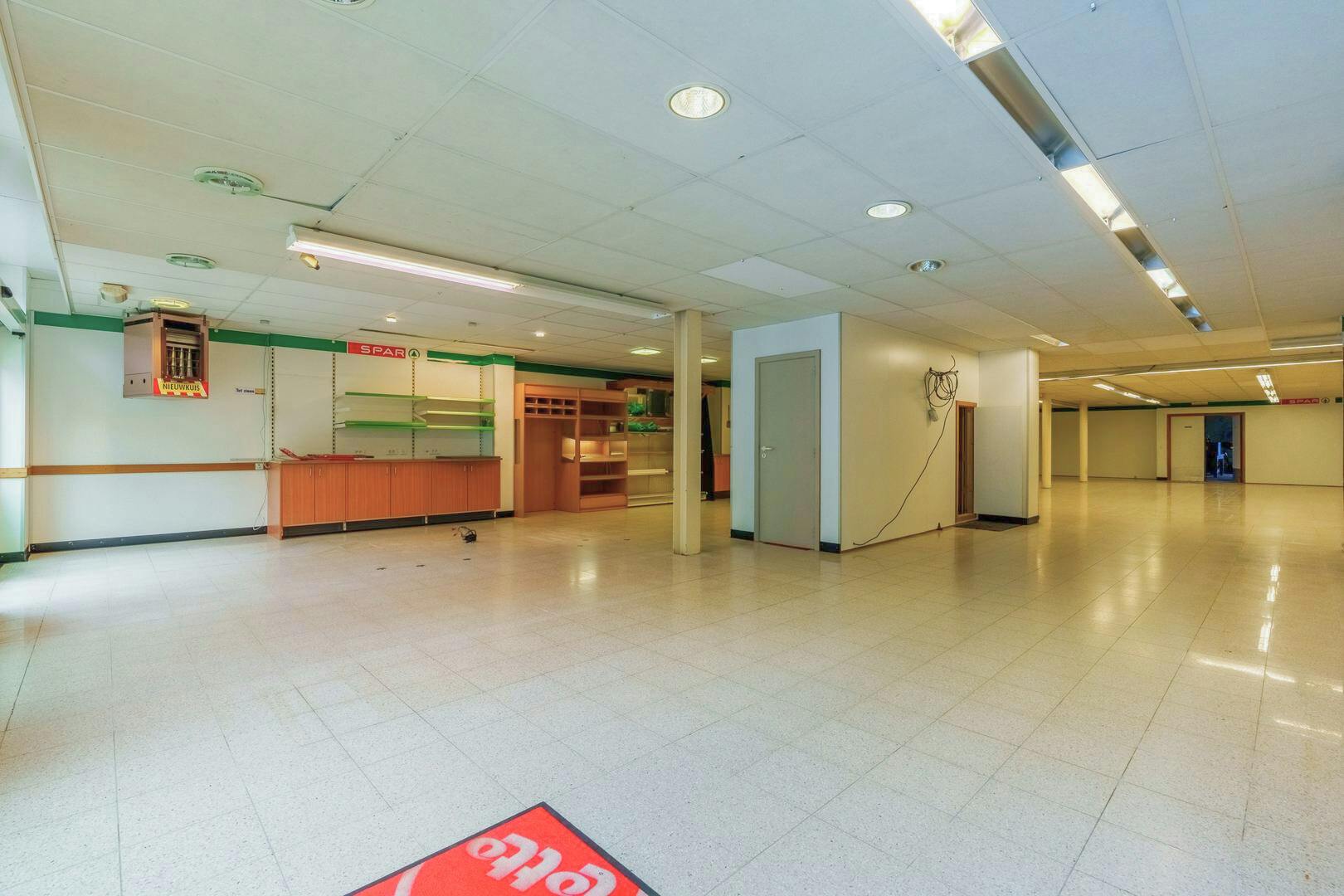 Polyvalent eigendom: woning, winkelruimte én loods te koop in Merkem op 1.885m² foto 6
