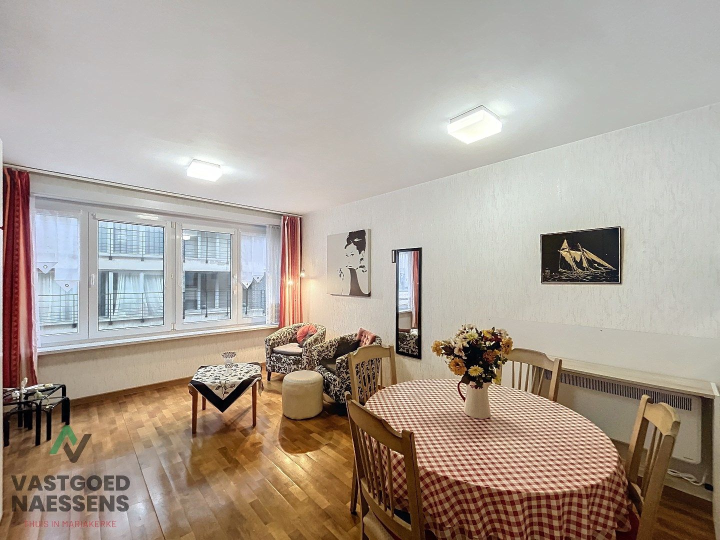 INSTAPKLARE STUDIO MET BERGING VLAKBIJ ZEEDIJK foto {{pictureIndex}}