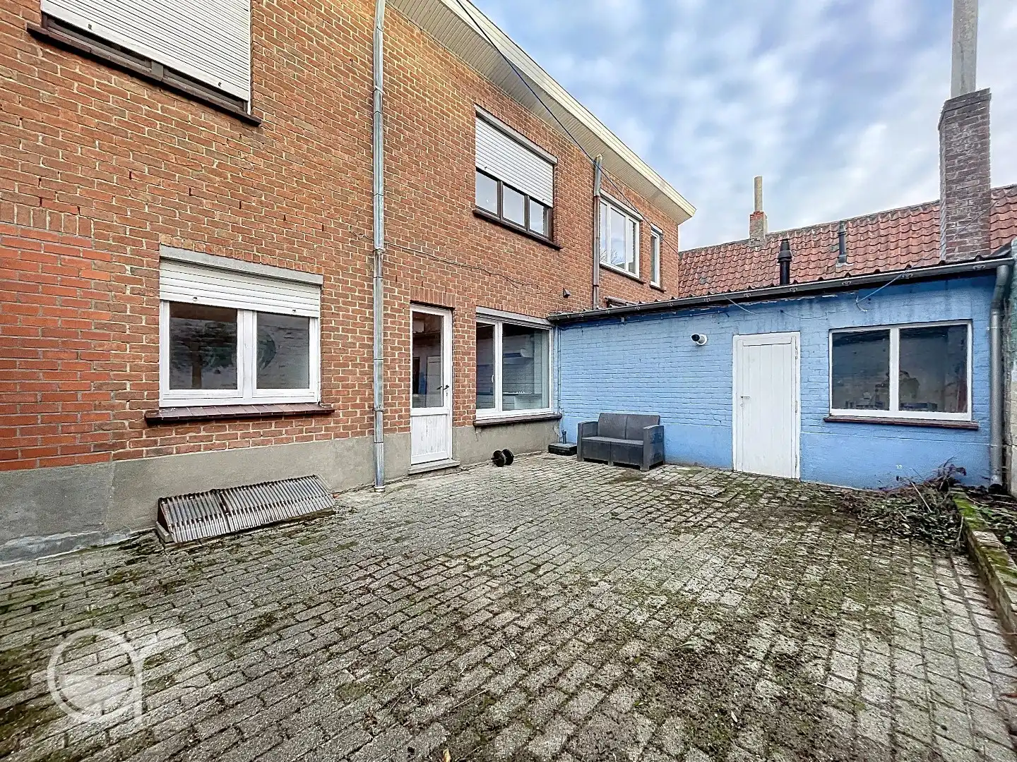 Ruim gelijkvloers appartement met grote binnenkoer in rustige omgeving te Nevele foto 7