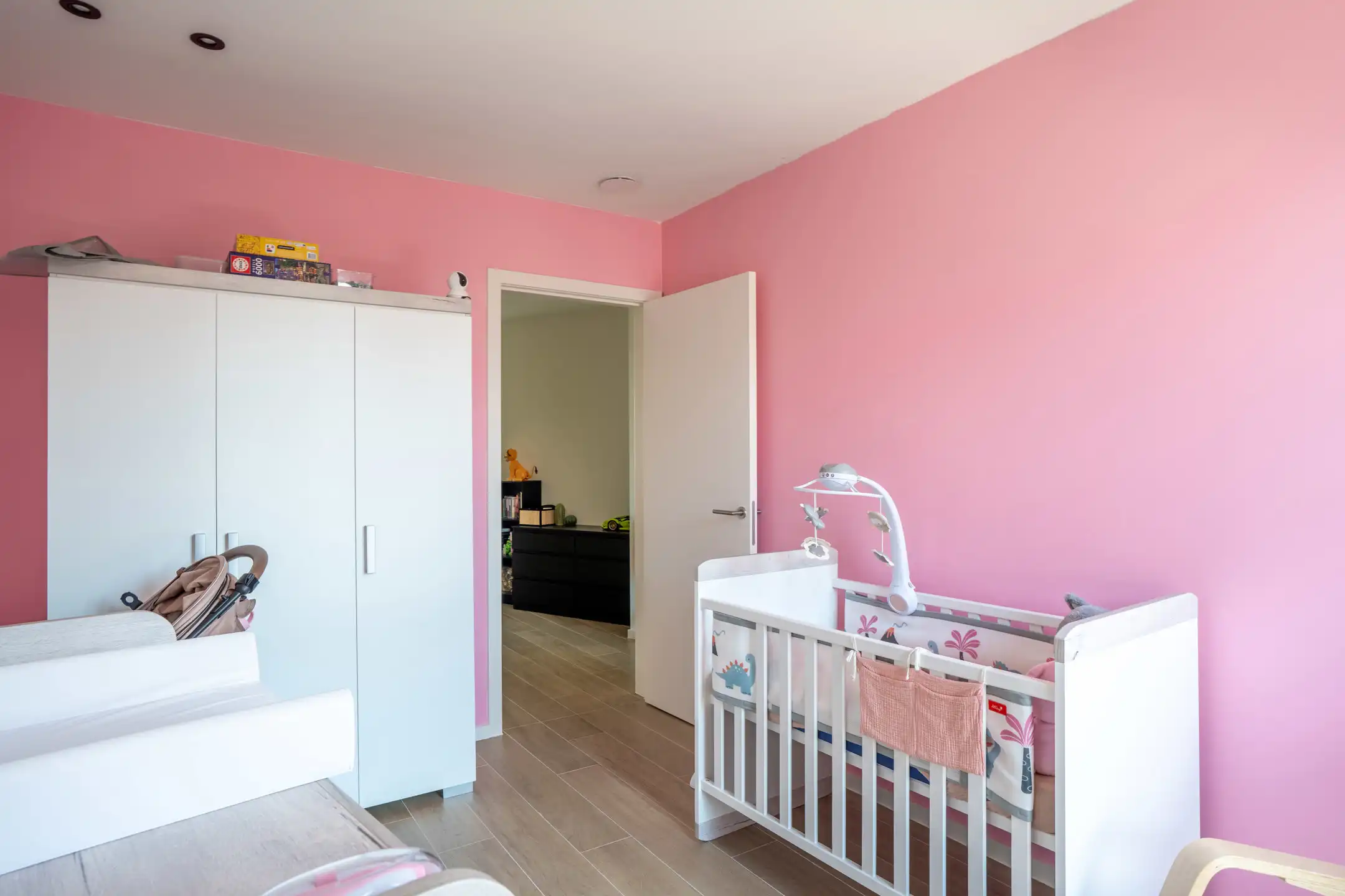 Knap en licht appartement op de 2e verd. met 2 terrassen foto 30