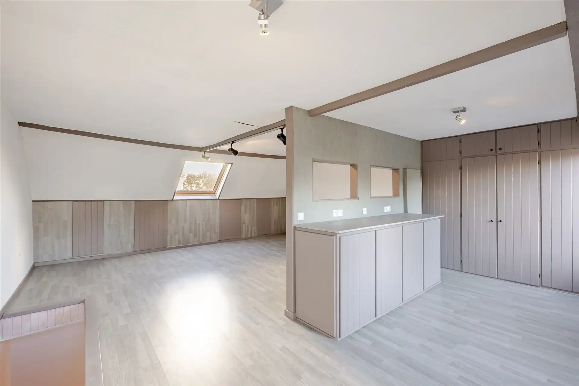 Gezellige rijwoning met uitzonderlijke grote tuin in hartje Schellebelle foto 20