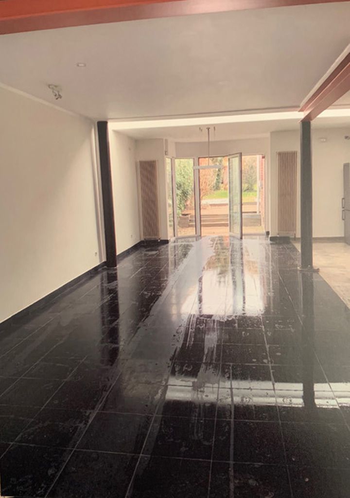 immo DAVID stelt voor: ruime gerenoveerde 2-gevelwoning foto 2