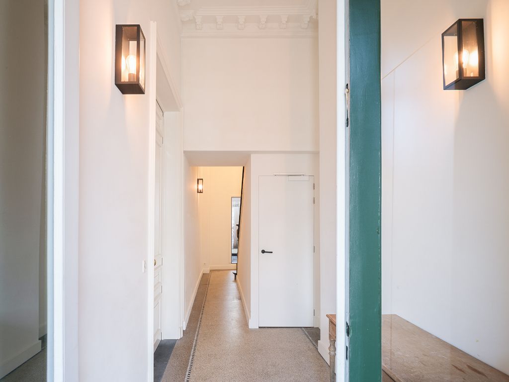 Instaplaar duplex-appartement met 1 slaapkamer en terras op een zeer gegeerde locatie – Sint-Pietersplein. foto 10