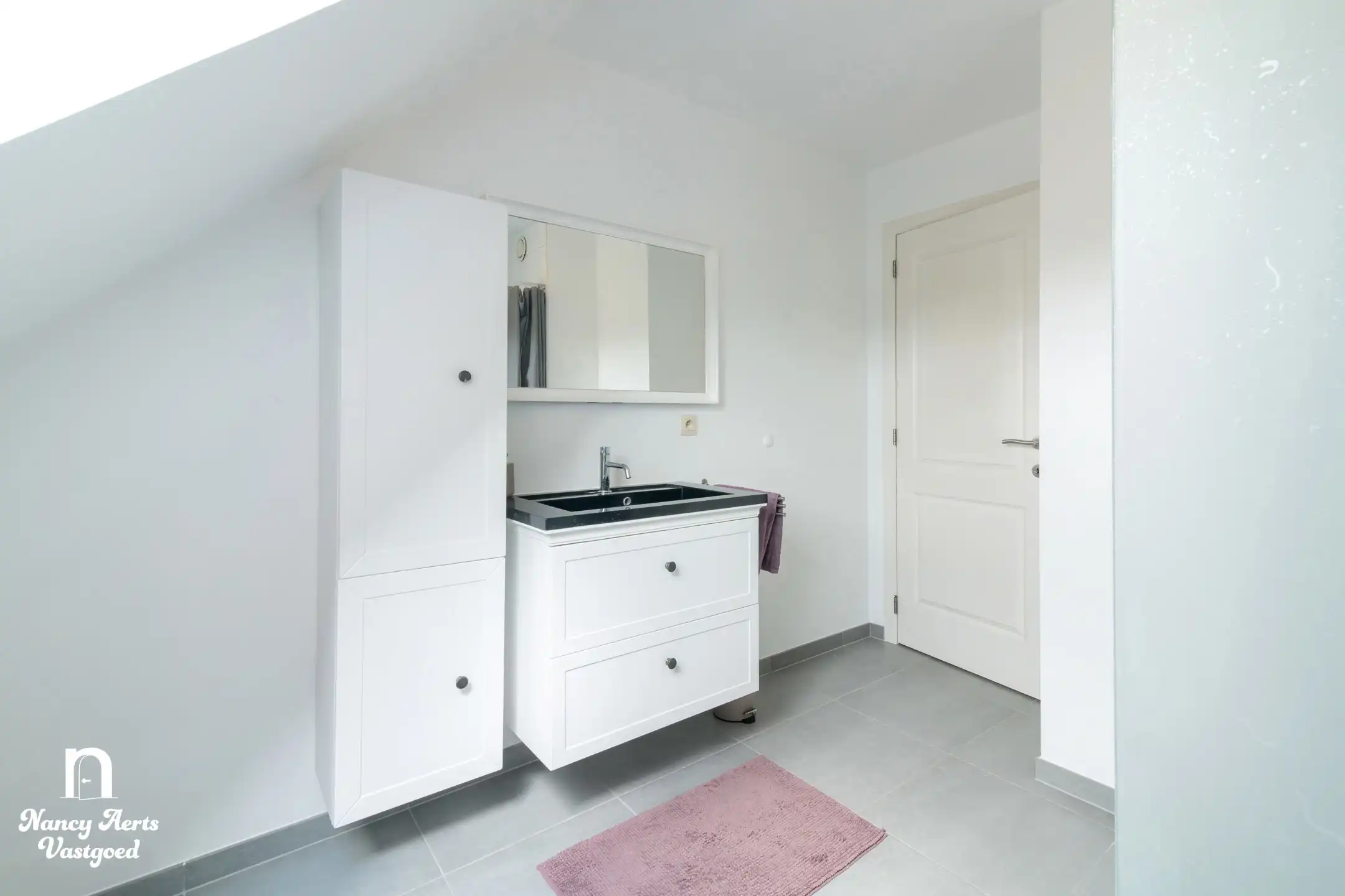 Instapklaar duplex-appartement met terras en 2 parkings foto 22