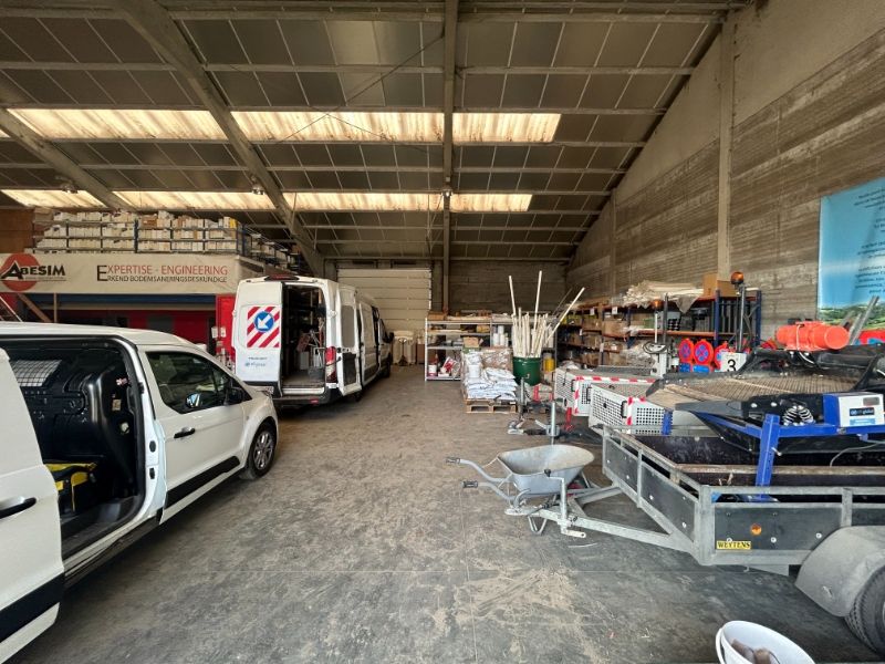 Functioneel bedrijfsgebouw voorzien van kantoor- en magazijnruimte met buitenopslag foto 11