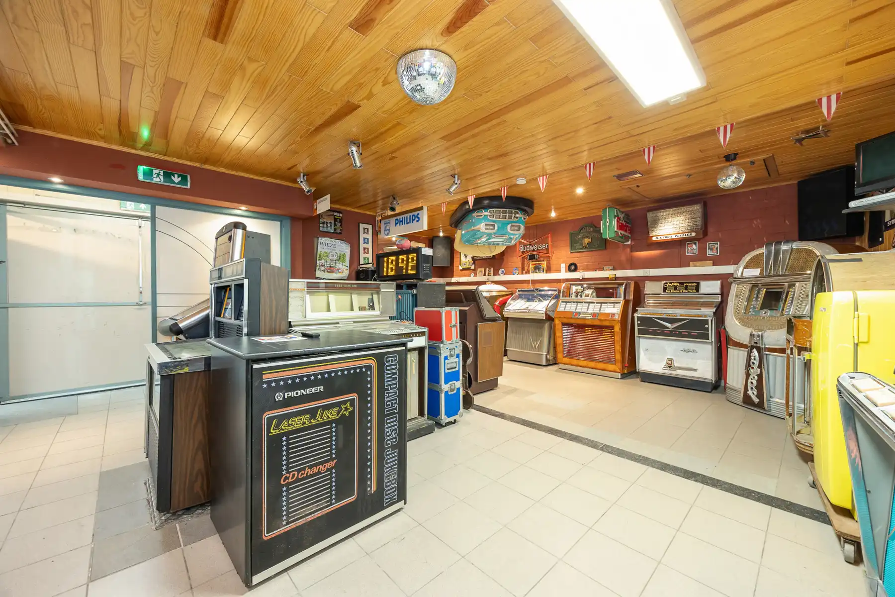 Handelspand met ingericht appartement foto 12