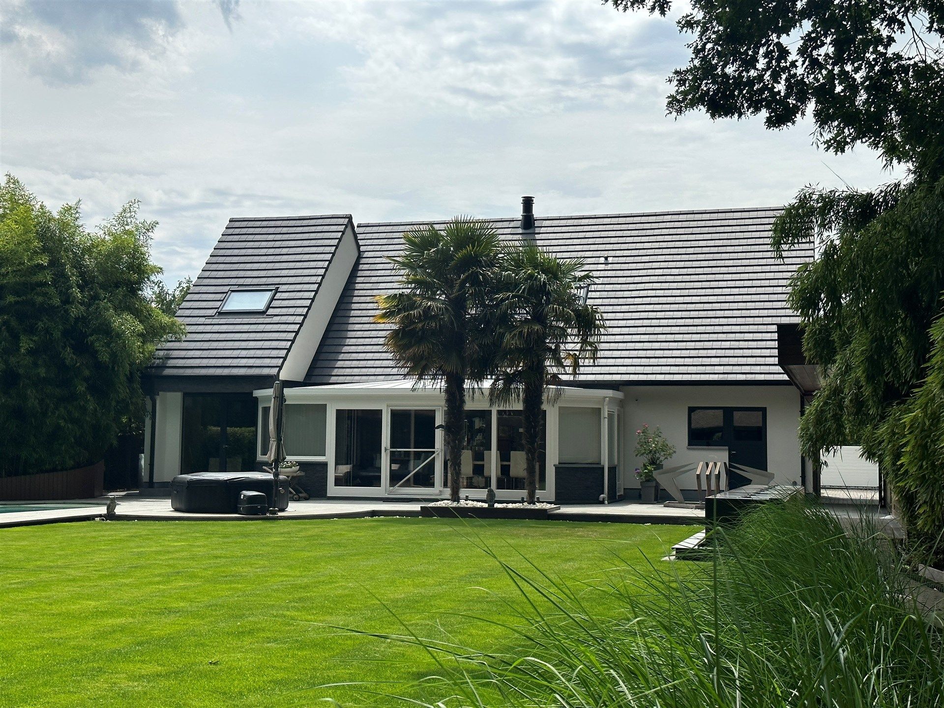 Villa met prachtige tuin, zwembad en bijgebouwen op 2.063m². foto 15