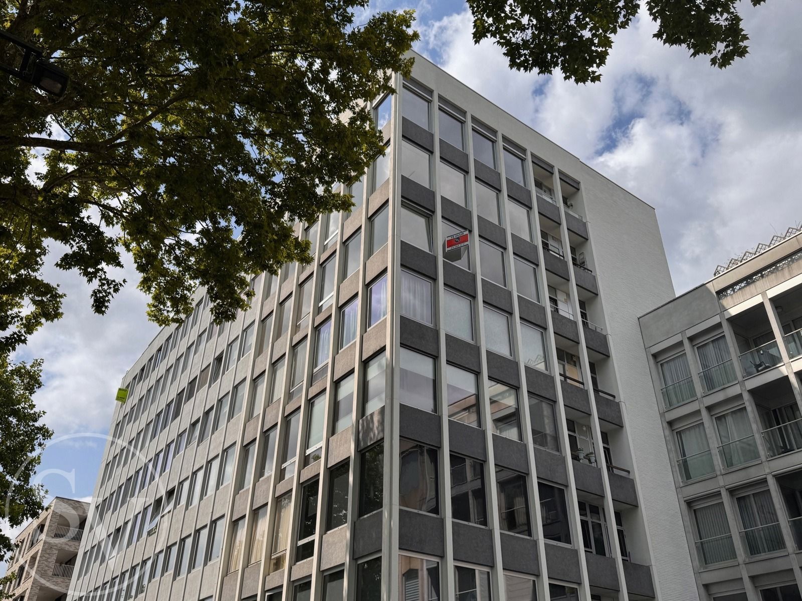 Appartement met 2 slaapkamers, balkon en garage. foto 2