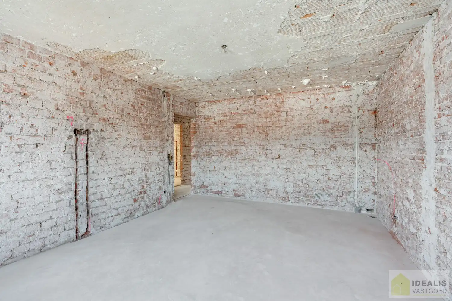 Ruim opgezet, klassevol en naar wens af te werken/ in te richten pand met winkel/kantoorruimte én uiterst ruim appartement met maar liefst 4 slaapkamers foto 18