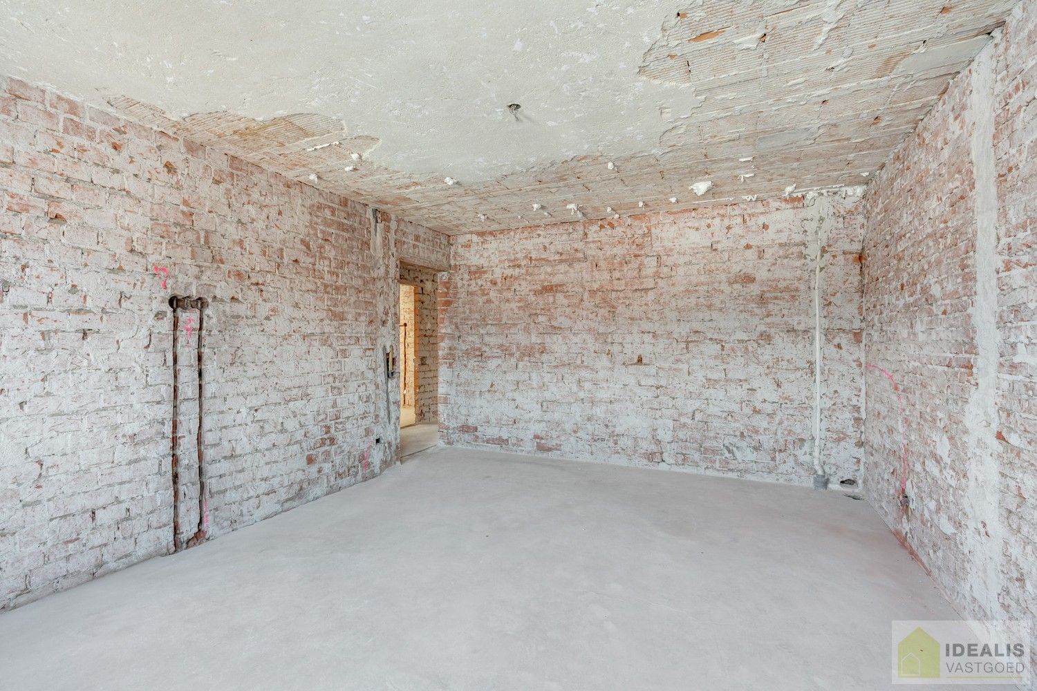 Ruim opgezet, klassevol en naar wens af te werken/ in te richten pand met winkel/kantoorruimte én uiterst ruim appartement met maar liefst 4 slaapkamers foto 18