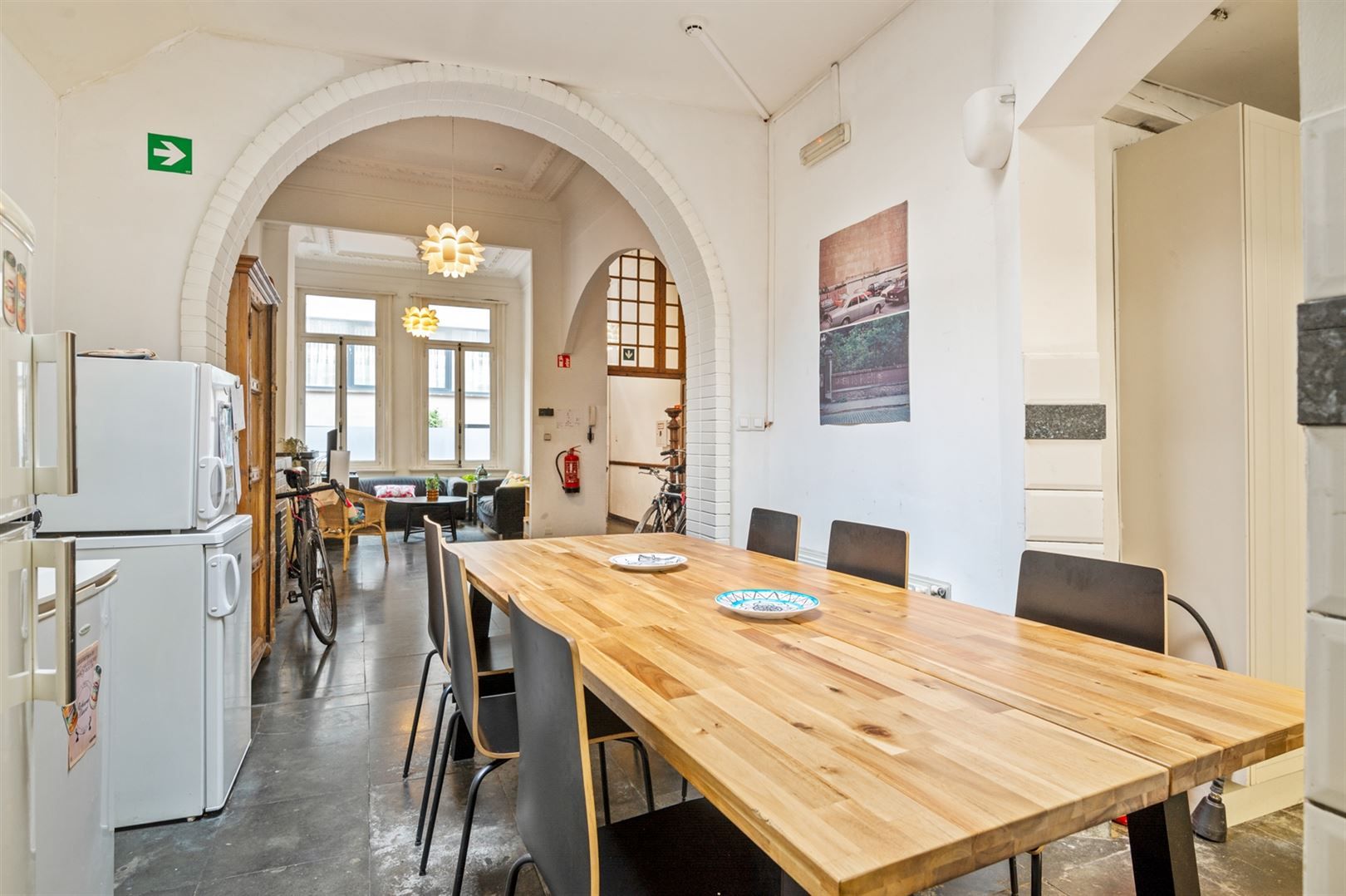 Ruime herenwoning (6 slaapkamers) aan het hippe Borgerhout  foto 6