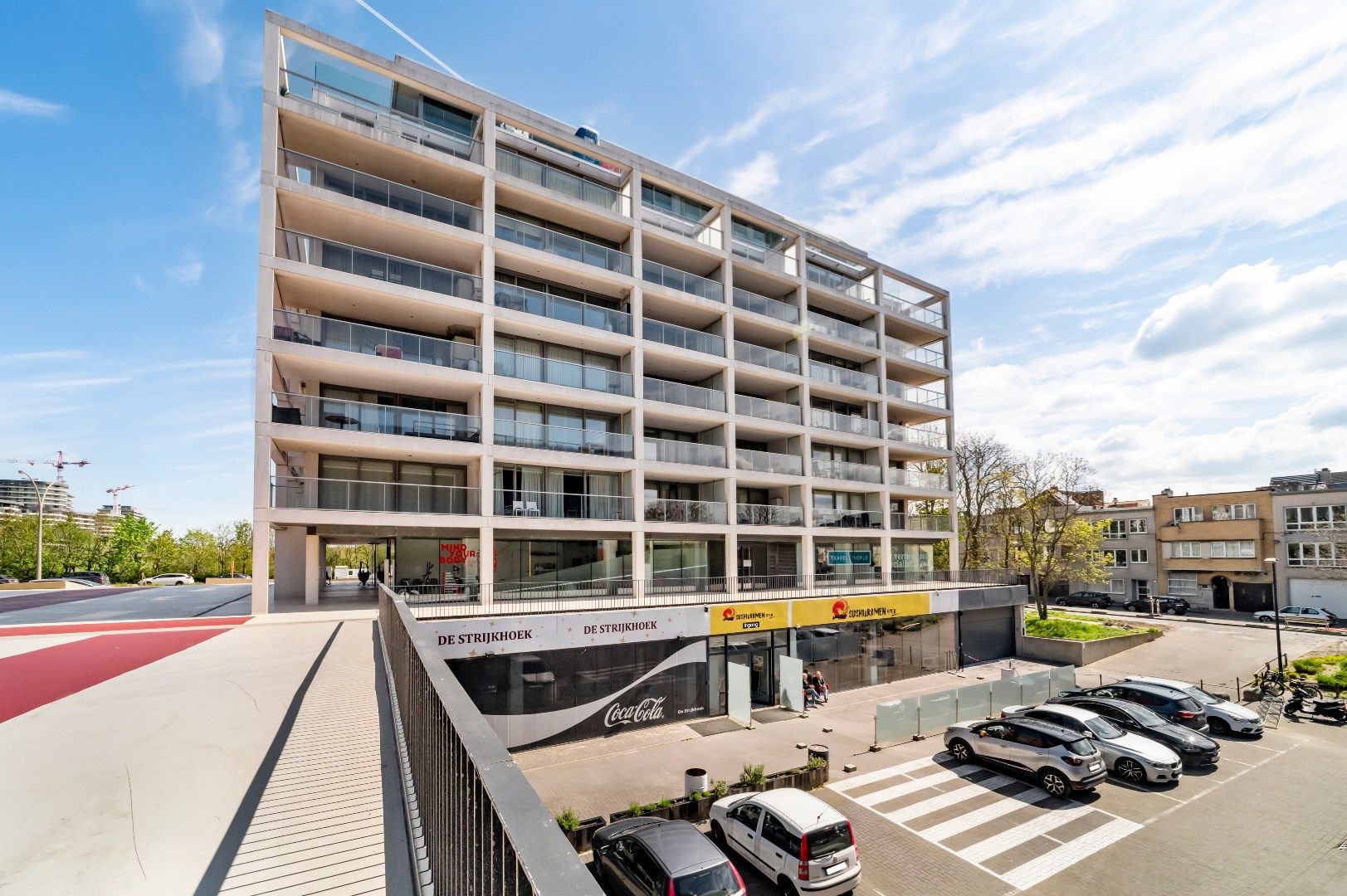 APPARTEMENT MET ZONNETERRAS OP WANDELAFSTAND VAN DE ZEEDIJK VAN MARIAKERKE foto 3