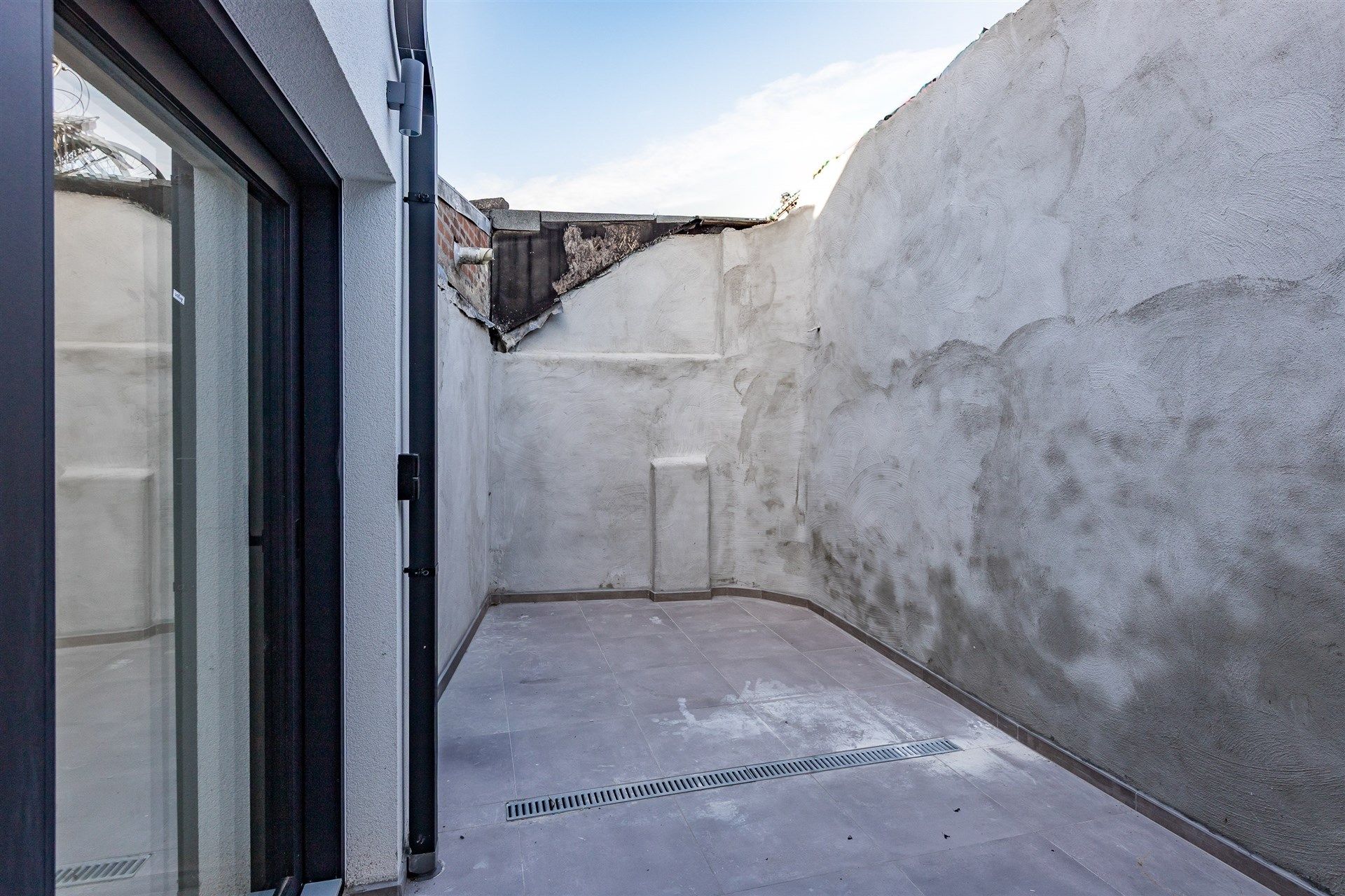 Top gerenoveerde woning met 3 slks en buitenruimte foto 23