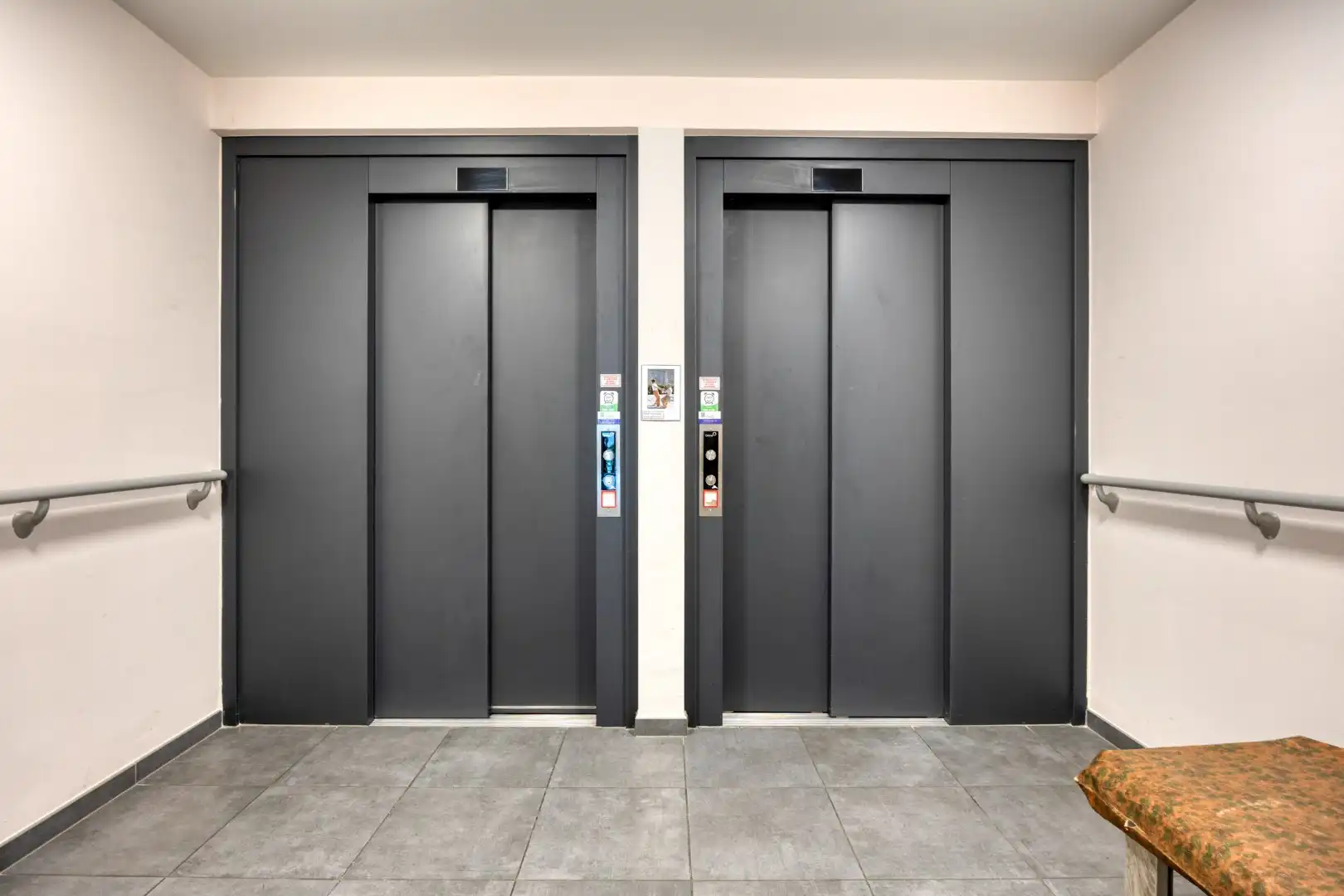 Leuke service flat met 2 SLPKS en terras in het hartje van Mol! foto 2