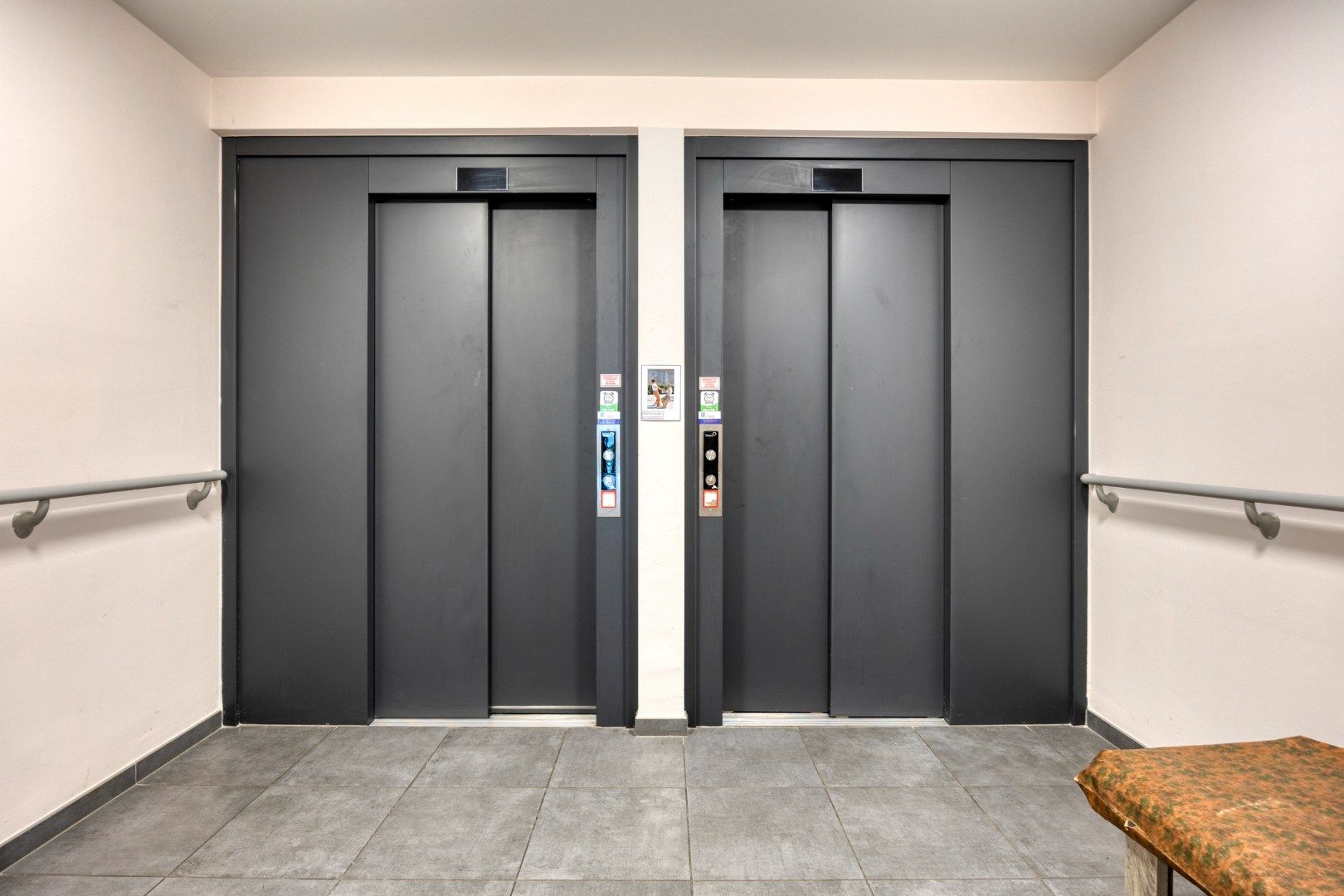 Leuke service flat met 2 SLPKS en terras in het hartje van Mol! foto 2