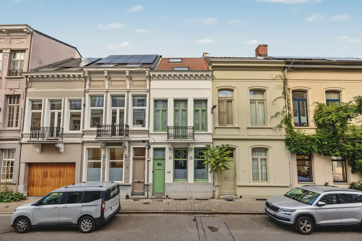 Karaktervol herenhuis met arte-déco aan de Dageraadplaats foto 30