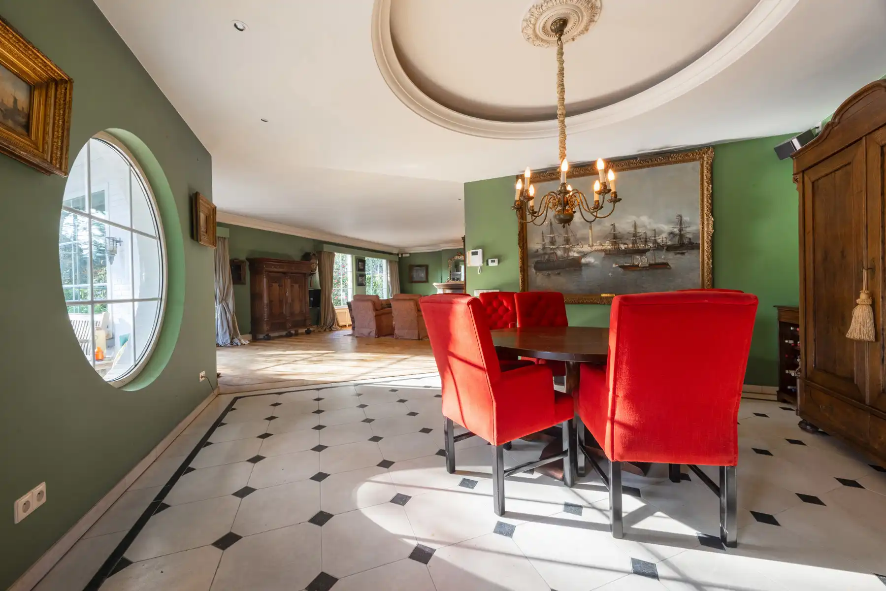 Unieke villa met 4 slpks, 3 bdks, riante garage & guesthouse foto 7
