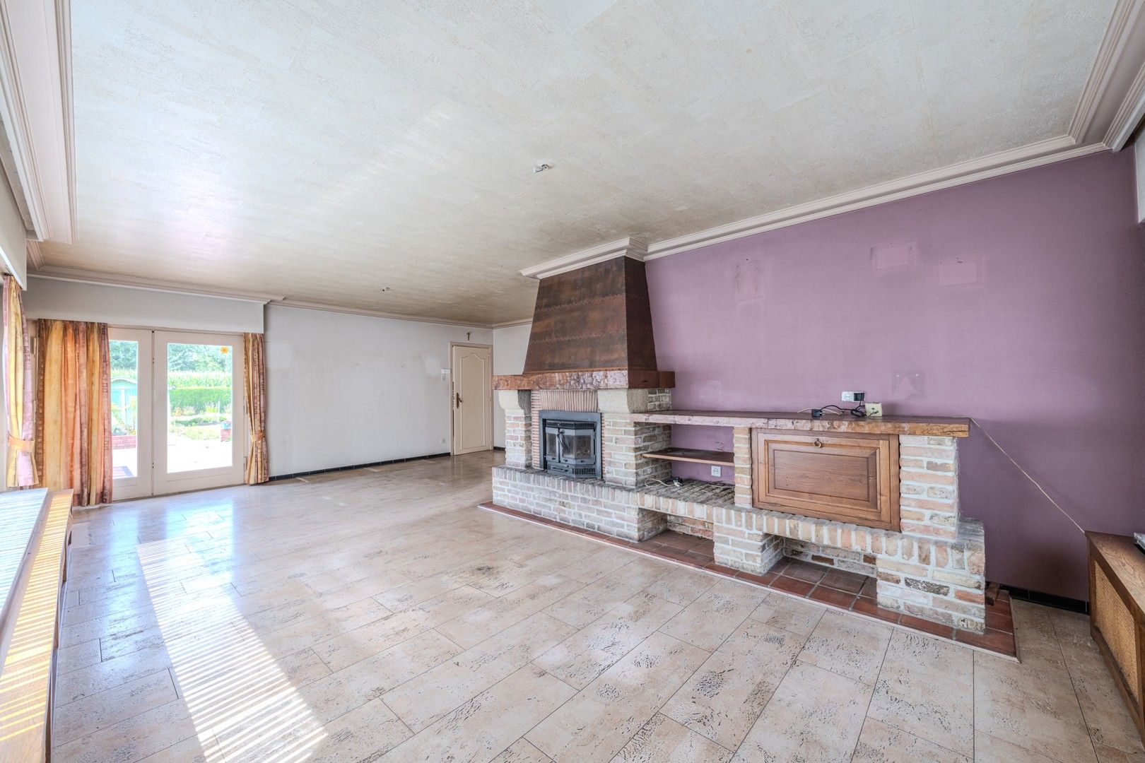 Te renoveren bungalow op ruim perceel foto 9