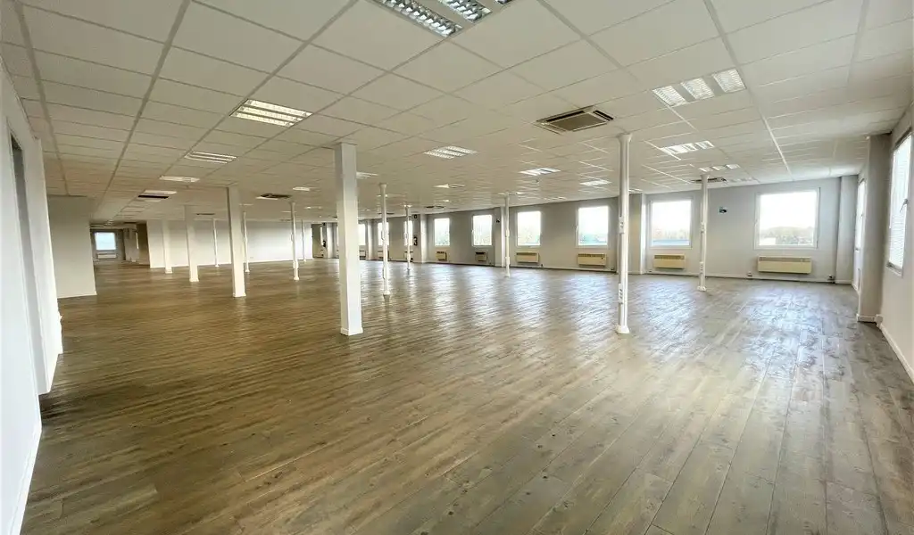 Instapklaar kantoor te huur in Immogranit Building Drongen foto 4