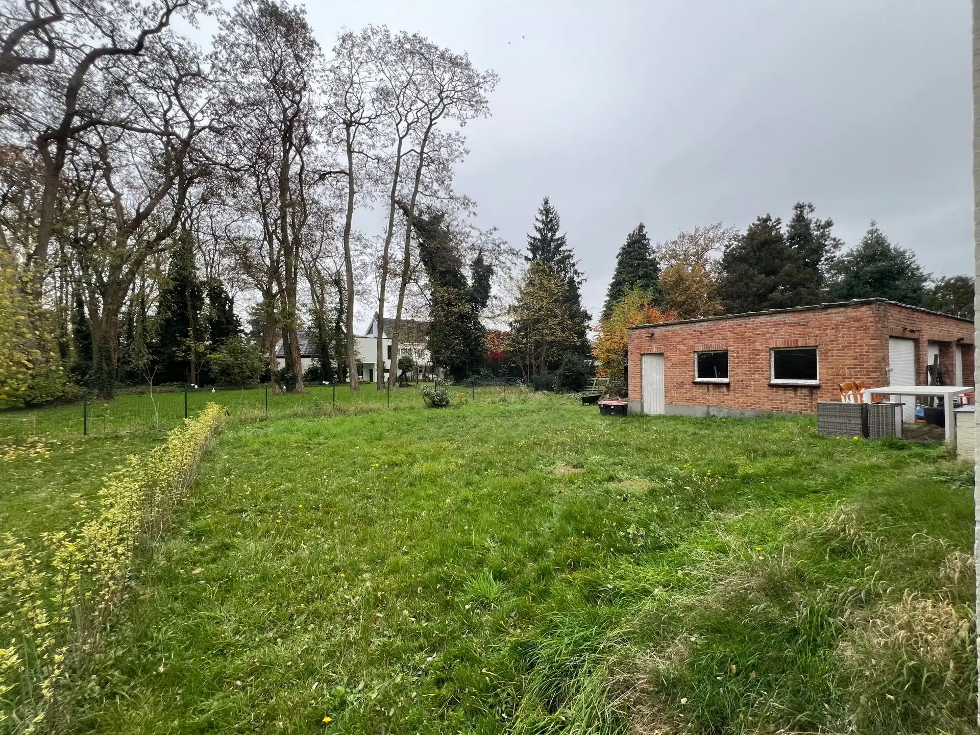 Ruime deels gerenoveerde villa met eclectische architectuur  foto 27