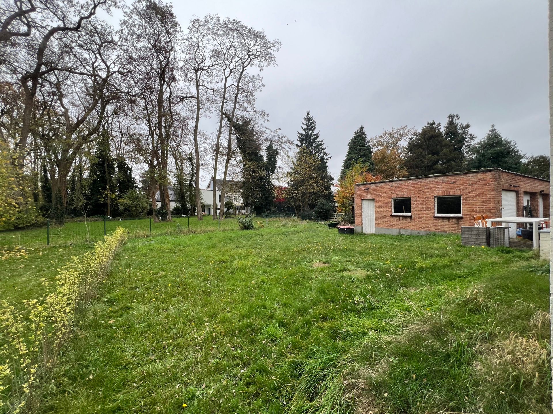 Ruime deels gerenoveerde villa met eclectische architectuur  foto 15