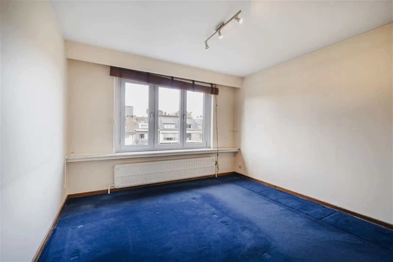 Hoekappartement met 2 slaapkamers en lift in het centrum foto 11