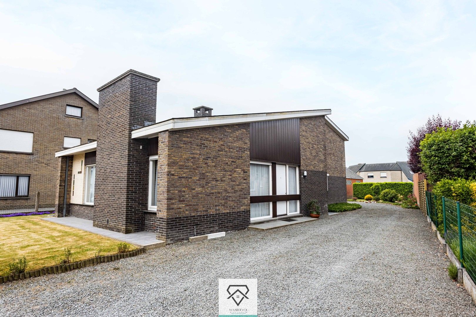 Vrijstaande woning op perceel van 1021 m² met loods en ruime tuin foto 4