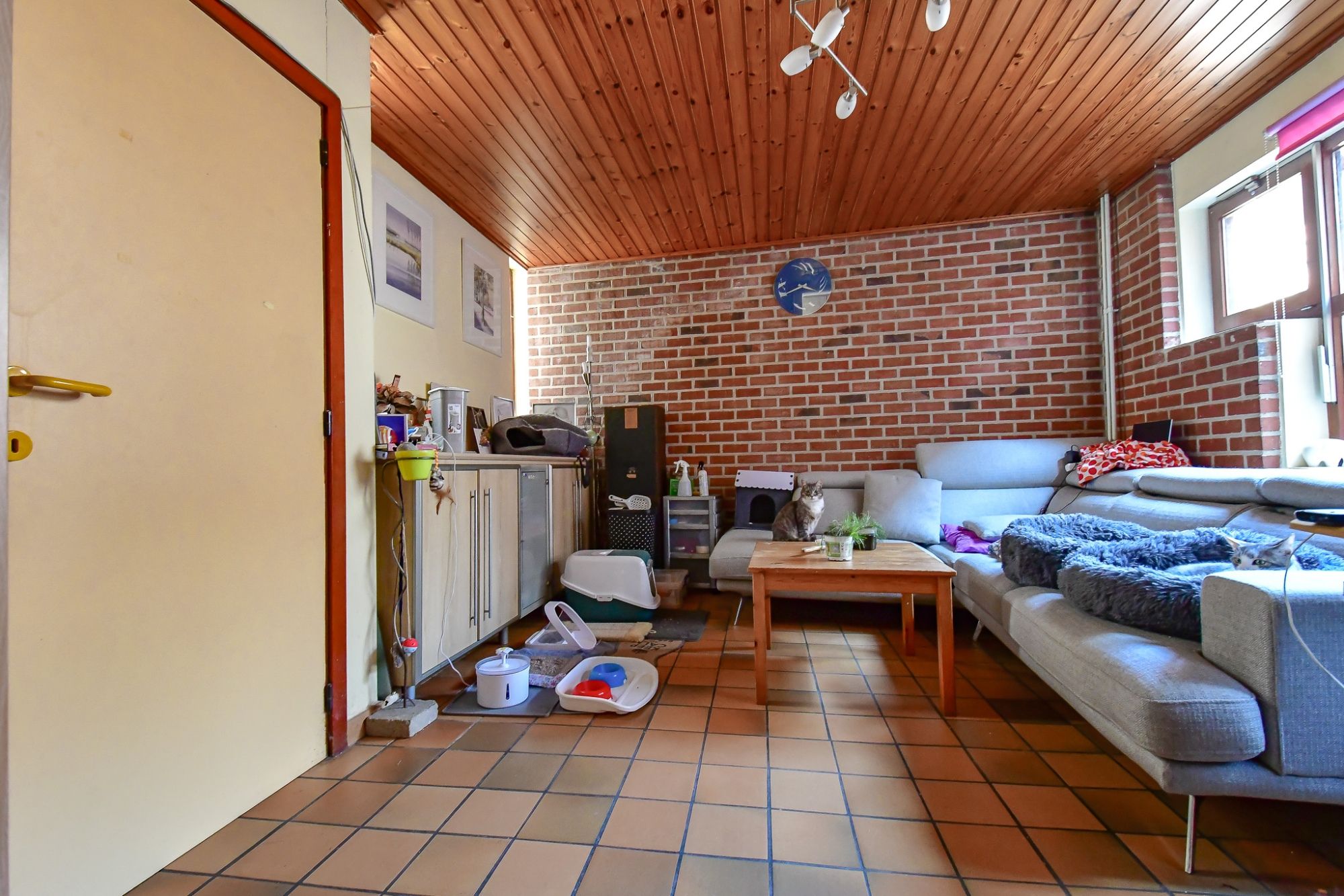 Ruime lichtrijke hoekwoning met 4 slpk en stadskoer foto 5