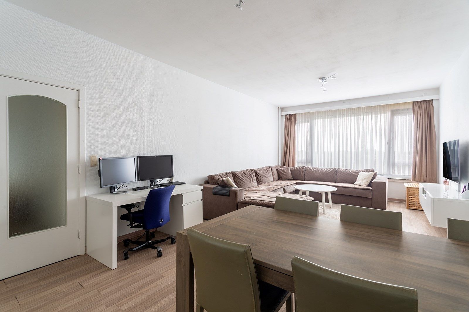 Instapklaar appartement met 2 slpk nabij het Park den Brandt foto 3