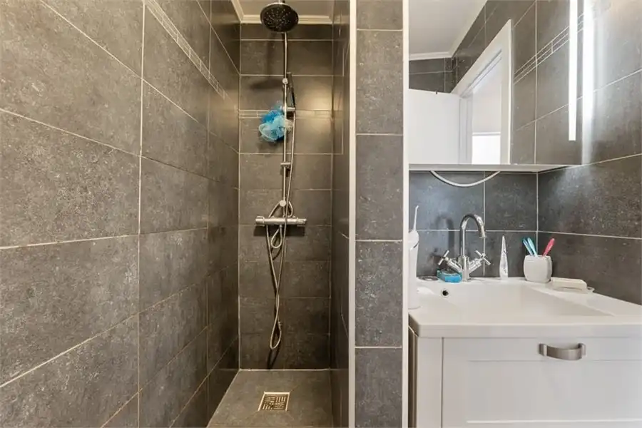 VERHUURD APPARTEMENT MET 2 SLKS IN HASSELT foto 11