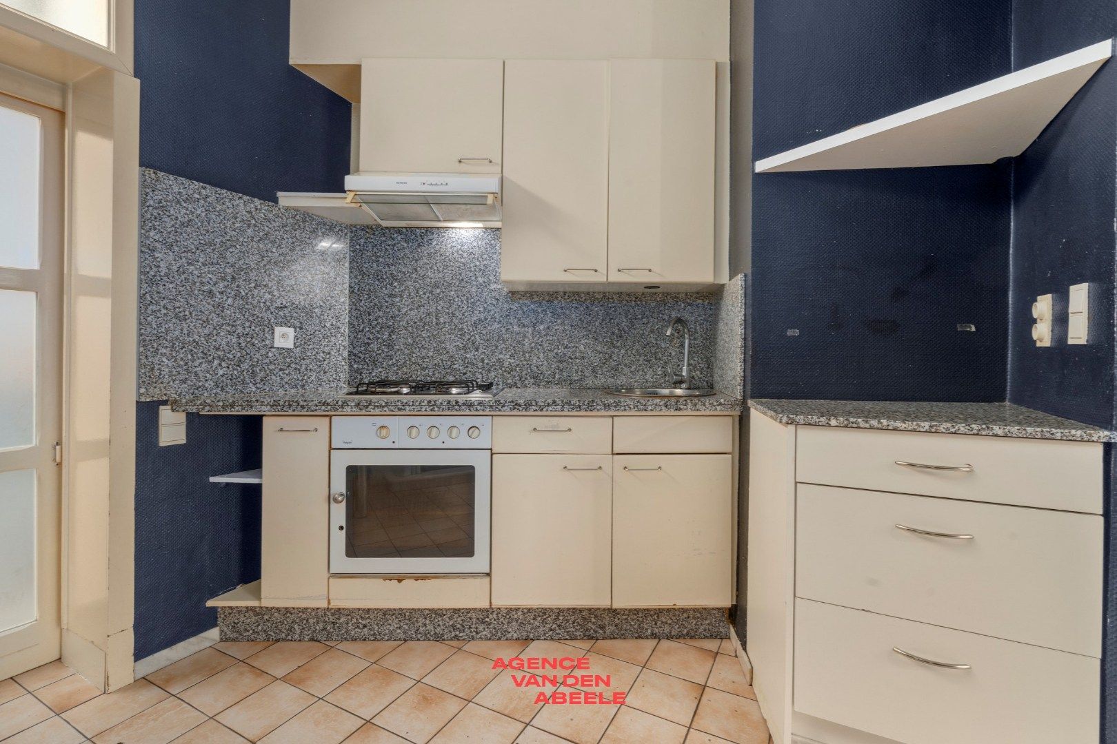 Schitterend gelegen te renoveren woning met 3 slaapkamers  foto 5