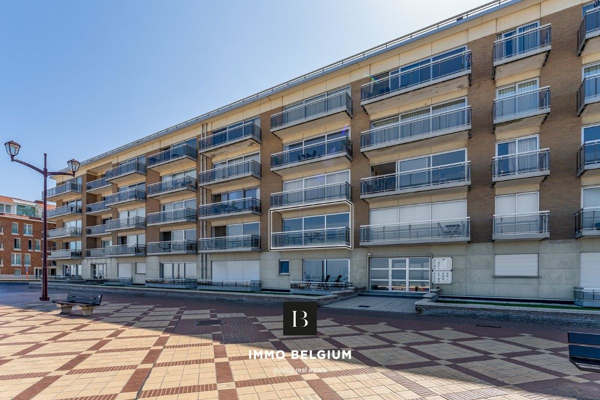 Ruim appartement op de zeedijk met 2 slaapkamers foto {{pictureIndex}}