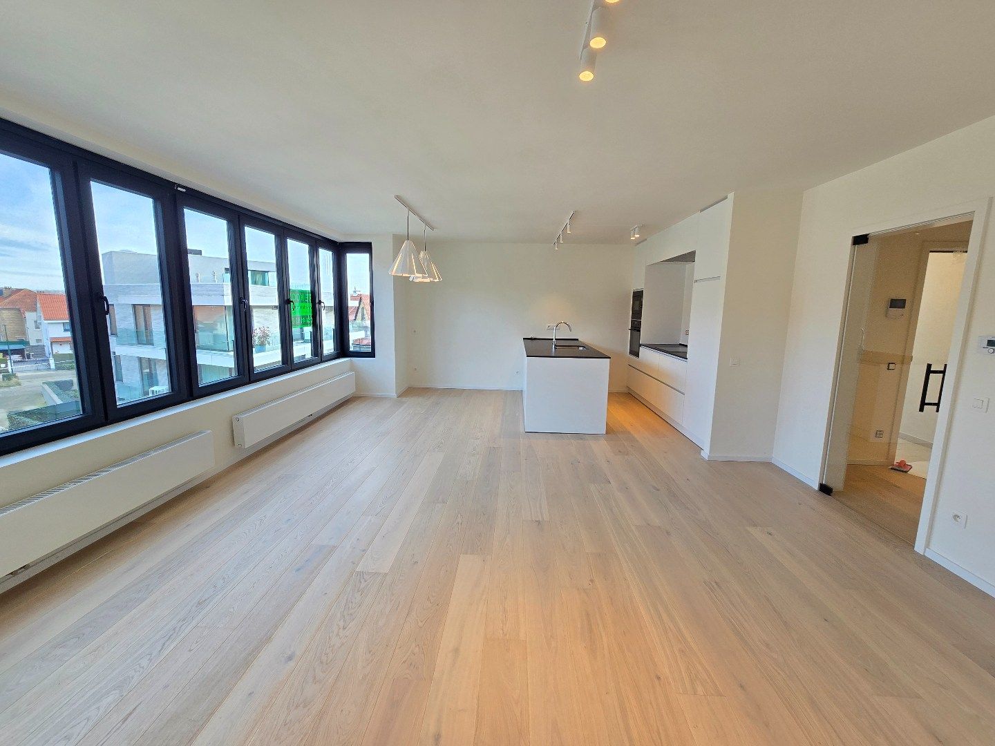 Gerenoveerd appartement met 2 slpk's foto 2