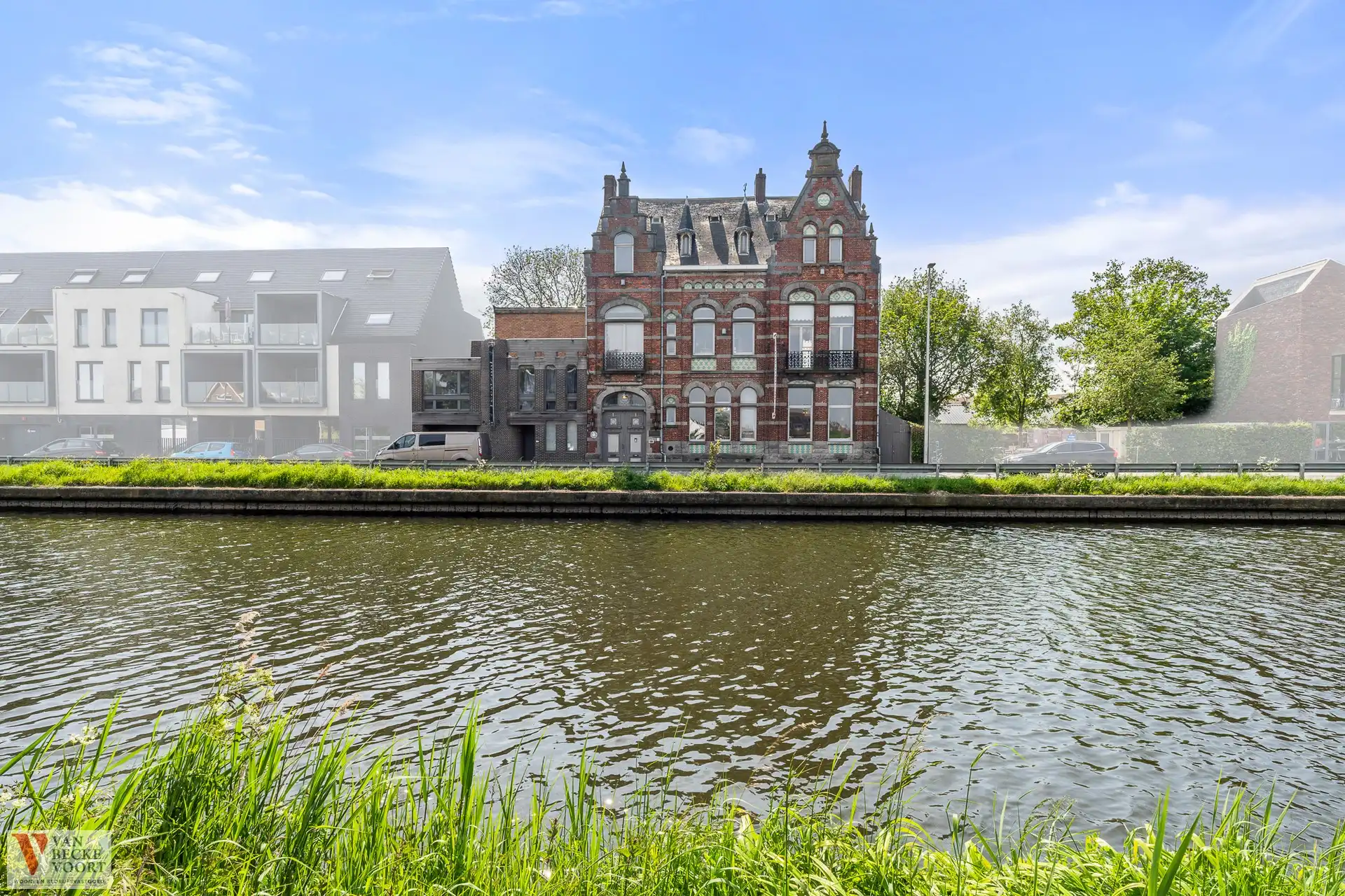 Imposant herenhuis met feestzaal foto 2