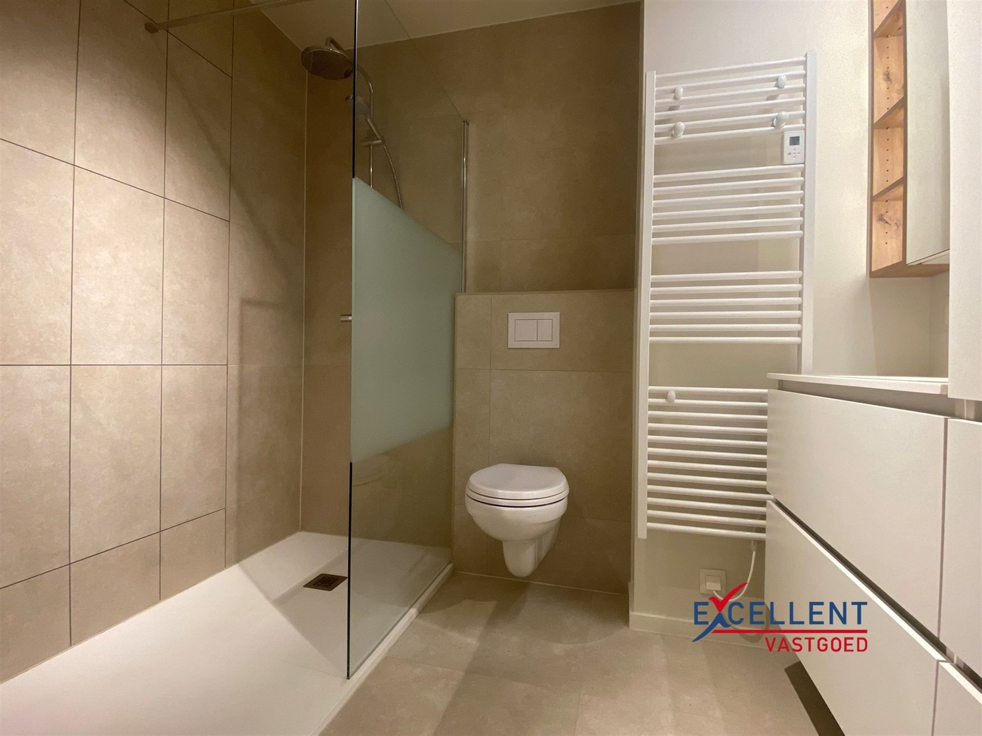 Nieuwbouw 2-Slaapkamerappartement te huur in Hartje Deinze foto 9