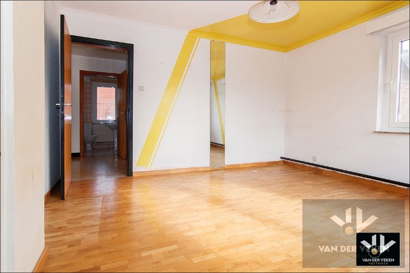 Multifunctioneel eigendom met 2 wooneenheden op een riant perceel van 21 aren 83 centiaren op een goed bereikbare, rustige locatie in Diepenbeek foto 22