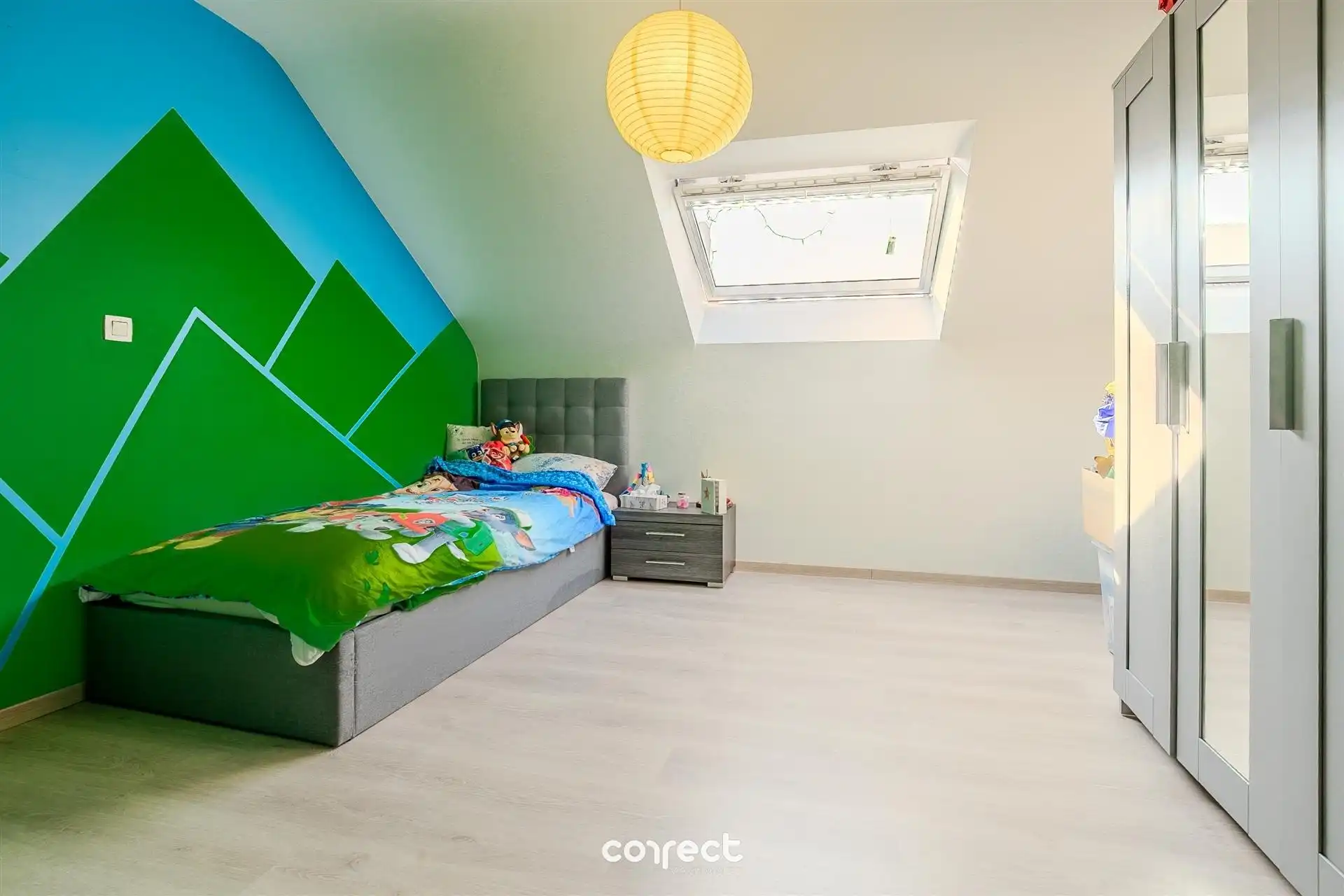 Instapklare gezinswoning  met 4 slaapkamers, garage en ruime tuin. foto 11