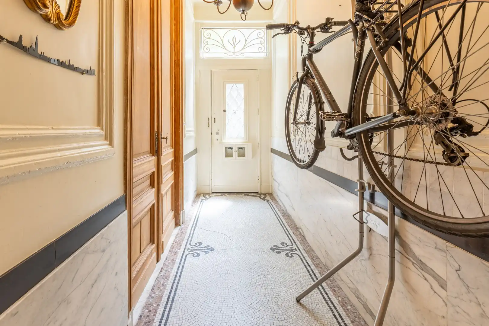 Karaktervol herenhuis met prachtig houtwerk, ruime&nbsp;terrassen en tal van mogelijkheden in centrum van&nbsp;Antwerpen foto 3