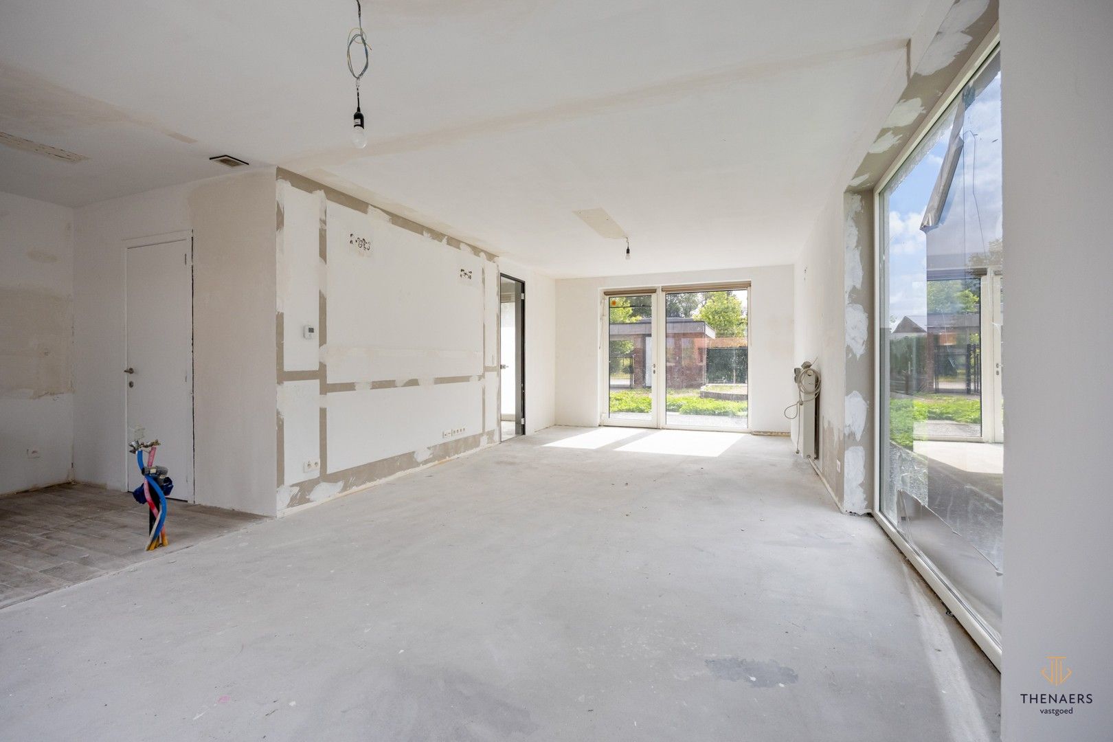 Moderne half‑open bebouwing met 3 slaapkamers op een rustige ligging. foto 4
