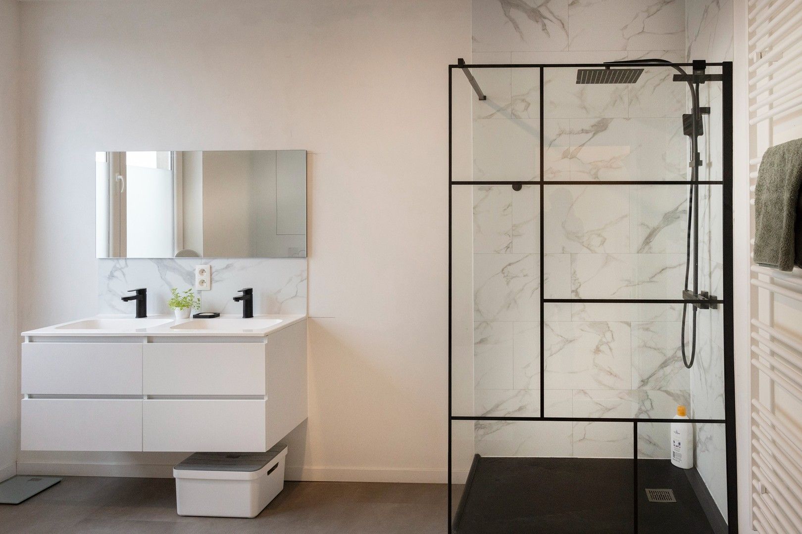 Zeer goed gelegen gerenoveerde woning met tuin. foto 8