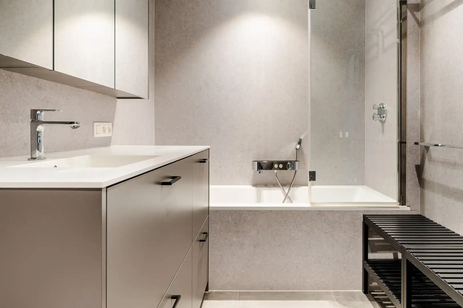 Instapklare woning met vier slaapkamers en tuin in het hart van de stad foto 18
