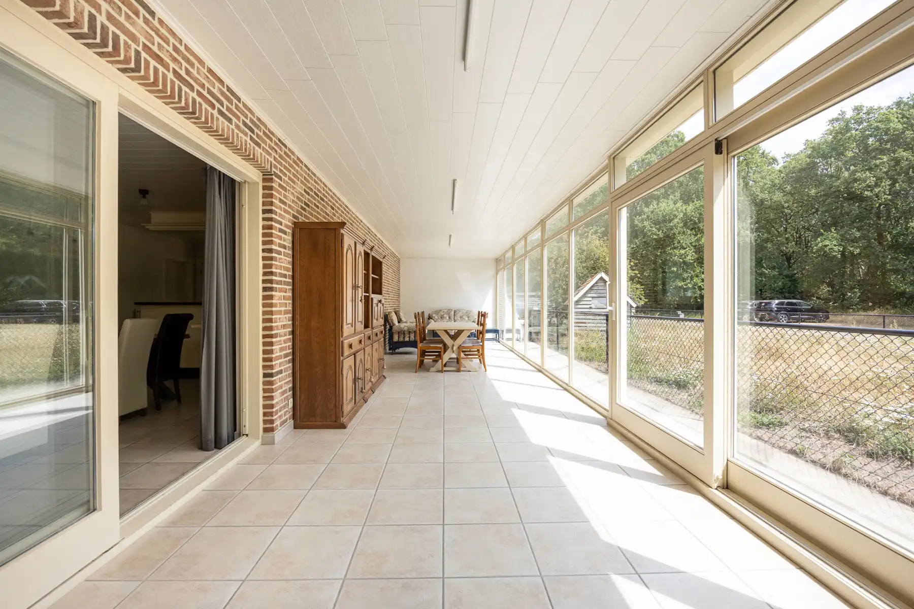Bedrijfswoning met bijgebouwen en weiland op ca 1,3ha. foto 9