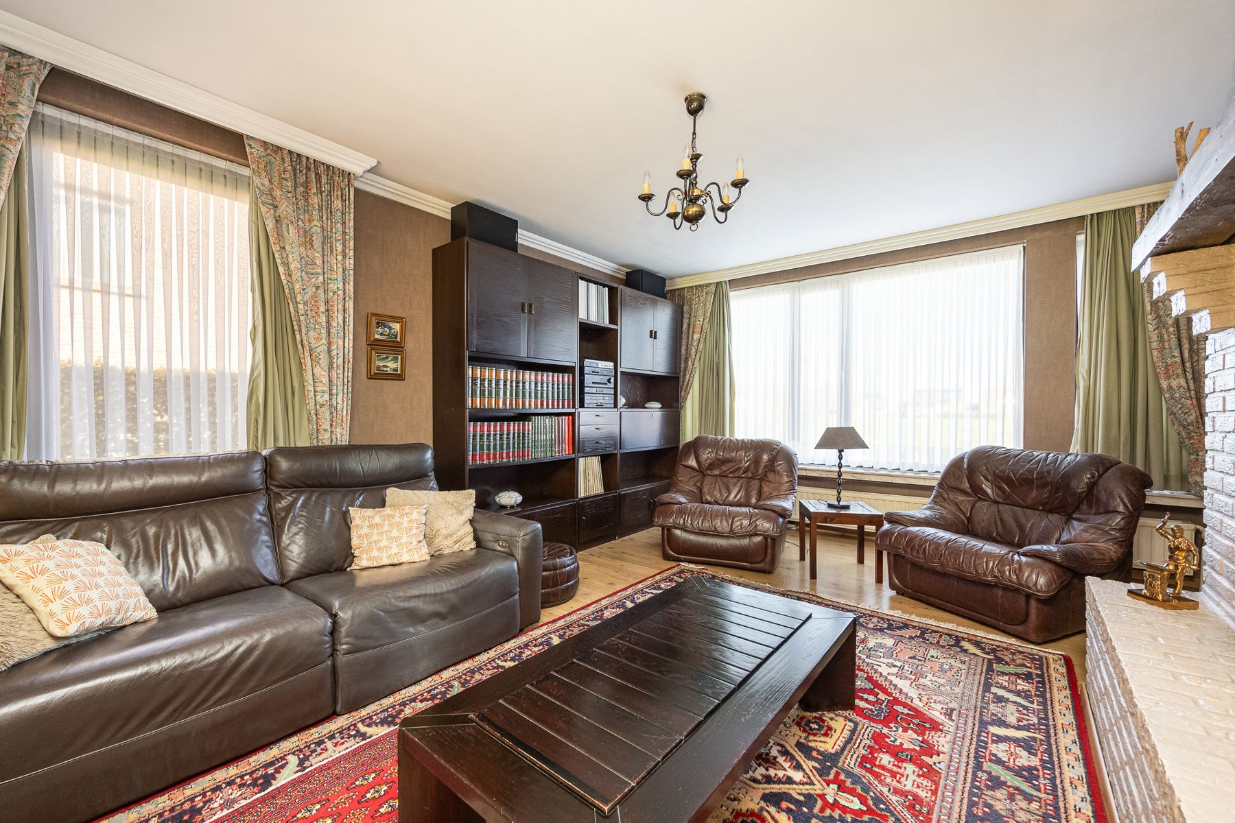 Ruime eigentijdse gezinswoning op een perceel van ca. 468m² in het centrum van Hoogstraten foto 5