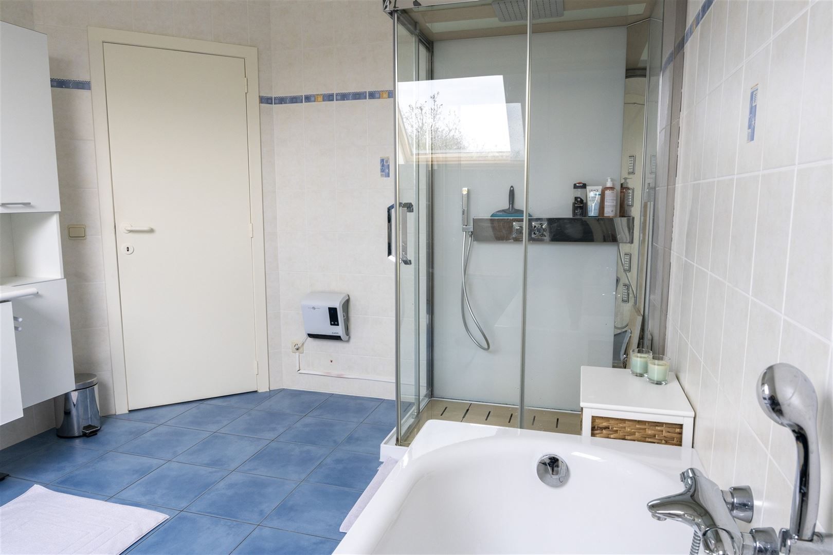 Kwalitatief afgewerkte woning met zonnige tuin, 3 slaapkamers en bureau. foto 20