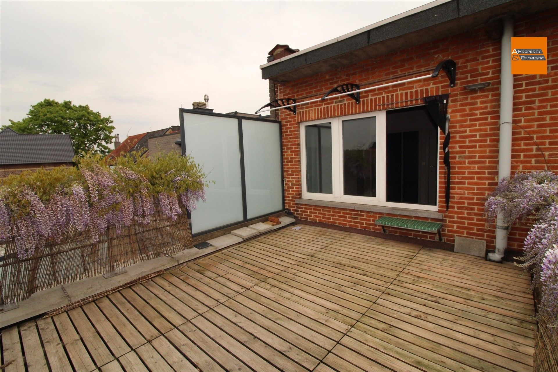 BOD AANVAARD Zeer ruim appartement met 2 slaapkamers foto 18