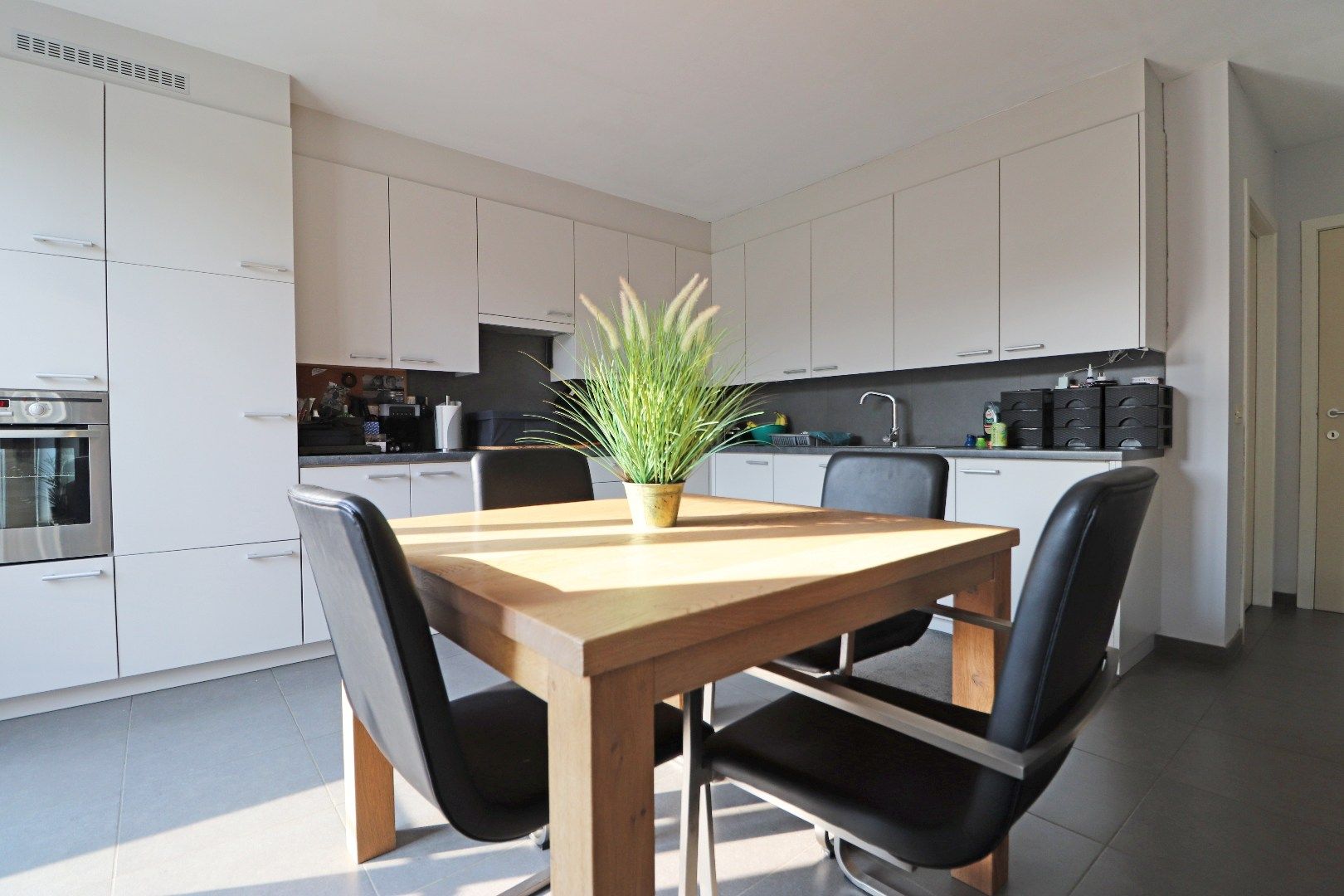 Verzorgd appartement in hartje Beveren foto 4