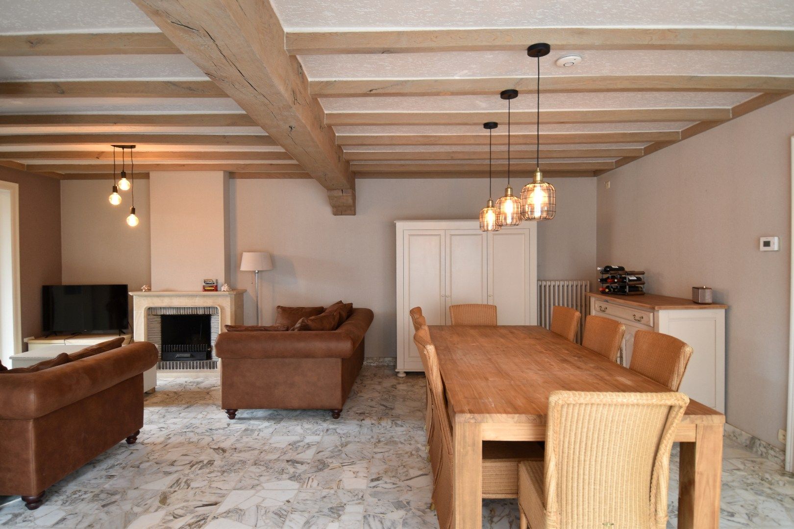 Charmante alleenstaande woning met 3 slaapkamers, tuin en garage in een rustige straat te Rollegem foto 2