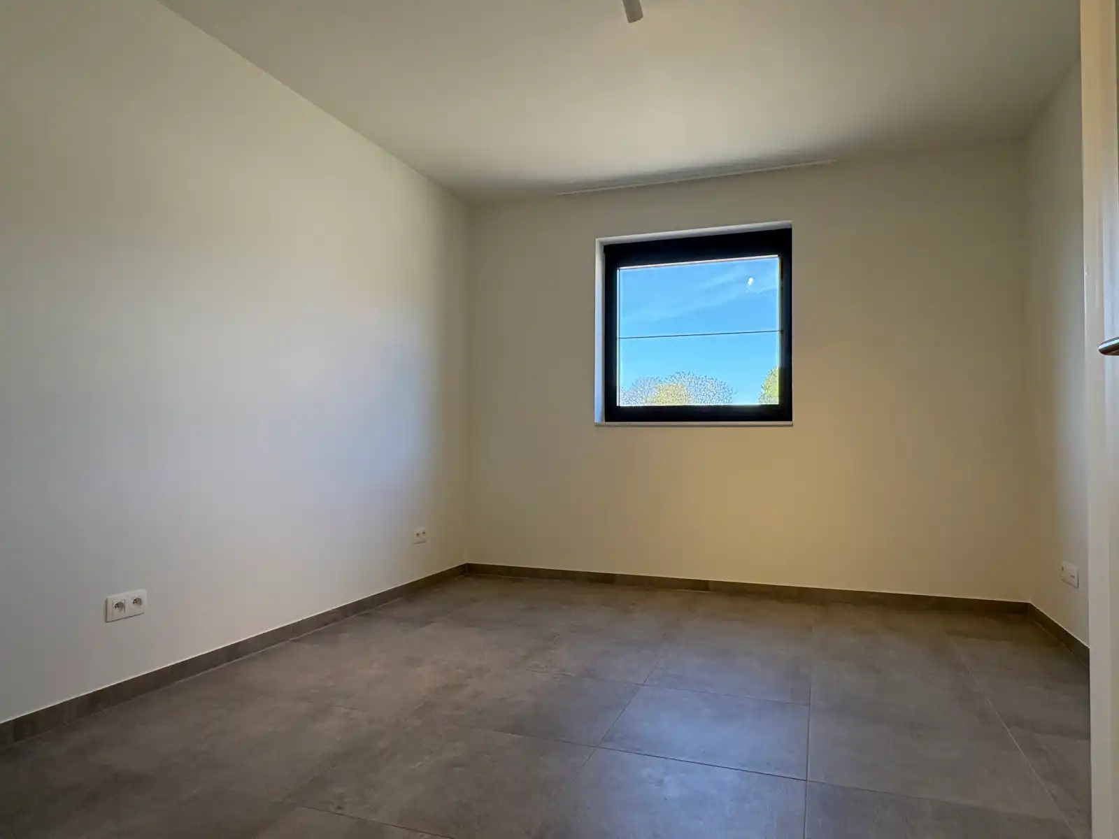 Recent appartement, met lift, zuidgericht terras.  foto 11